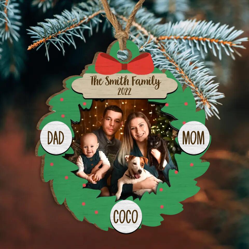 Personalized Family Christmas Ornaments, 2022 Wood Garland Wreath Ornament With Family Member Names, Custom Holiday Ornament