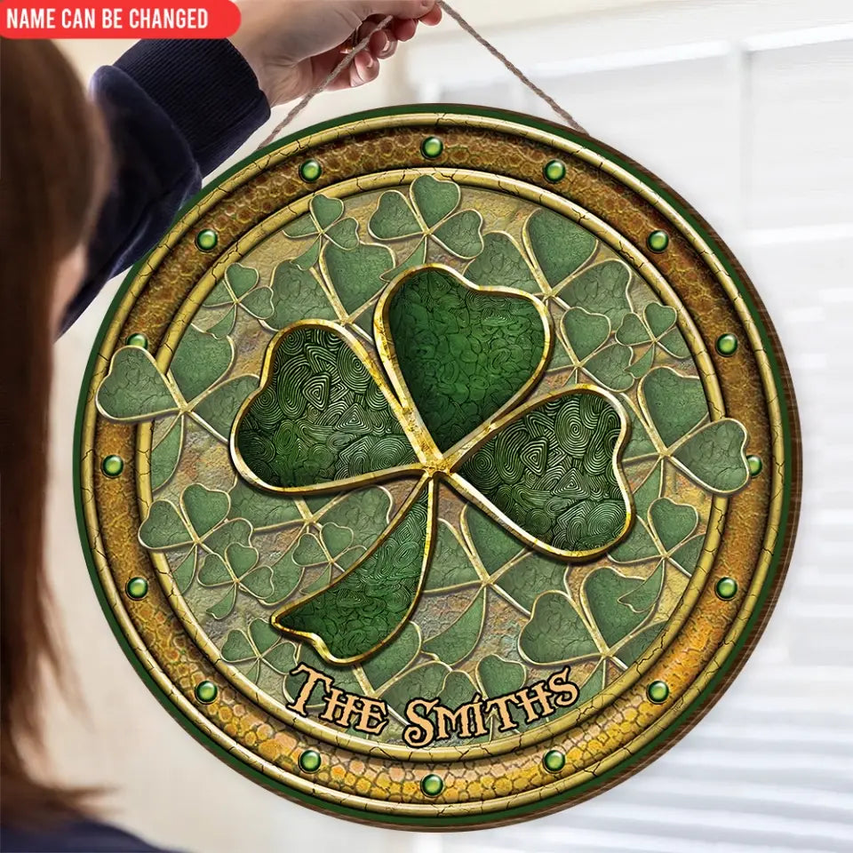 Happy St. Patrick's Day Wreath - Personalized Wooden Sign, Irish Pub Decor - DS748