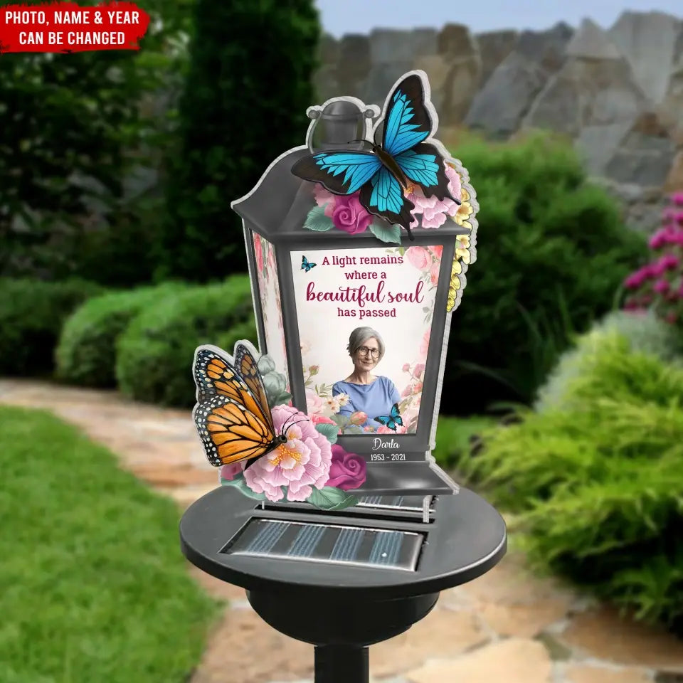 A Light Remains Where A Beautiful Soul Has Passed - Personalized Solar Light - SL10TL
