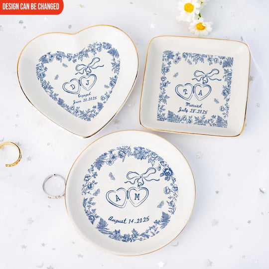 Locket Ring Dish In Toile De Jouy Style - Personalized Jewelry Dish, Wedding Gift for Couples, Engagement Gift, Sentimental Gift for Bride
