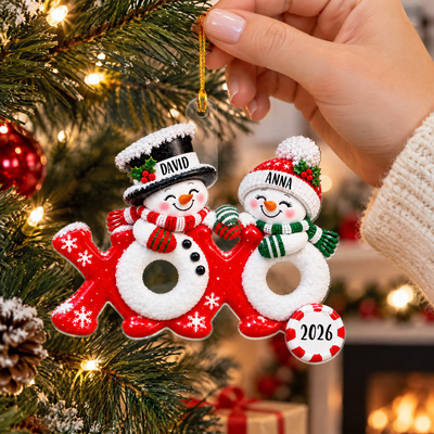 Faux 3D Snowman Couple XOXO - Personalized Acrylic Ornament, Christmas Gift For Couple